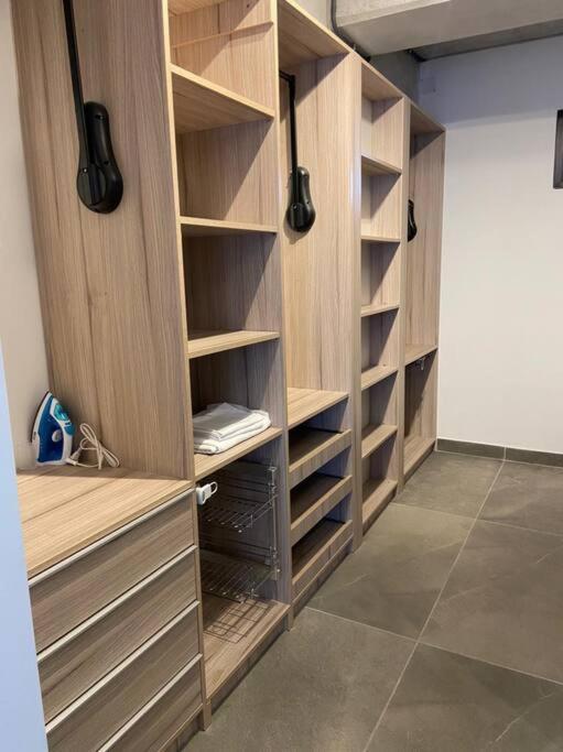 Moderno Apto Shift Zona 16, Cerca De Embajada Eeuu Y Explanada Cayala Gwatemala Zewnętrze zdjęcie
